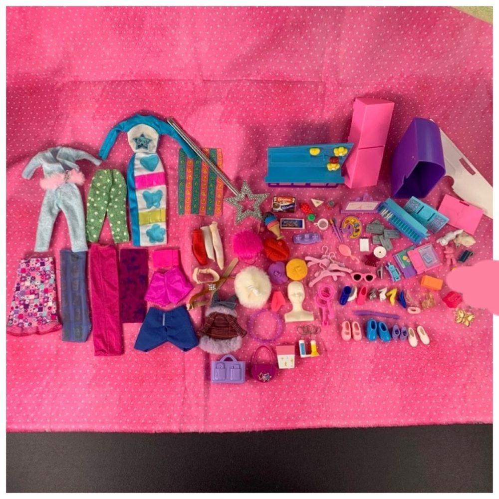 Miscellaneous Barbie Size Fashion Accessories.